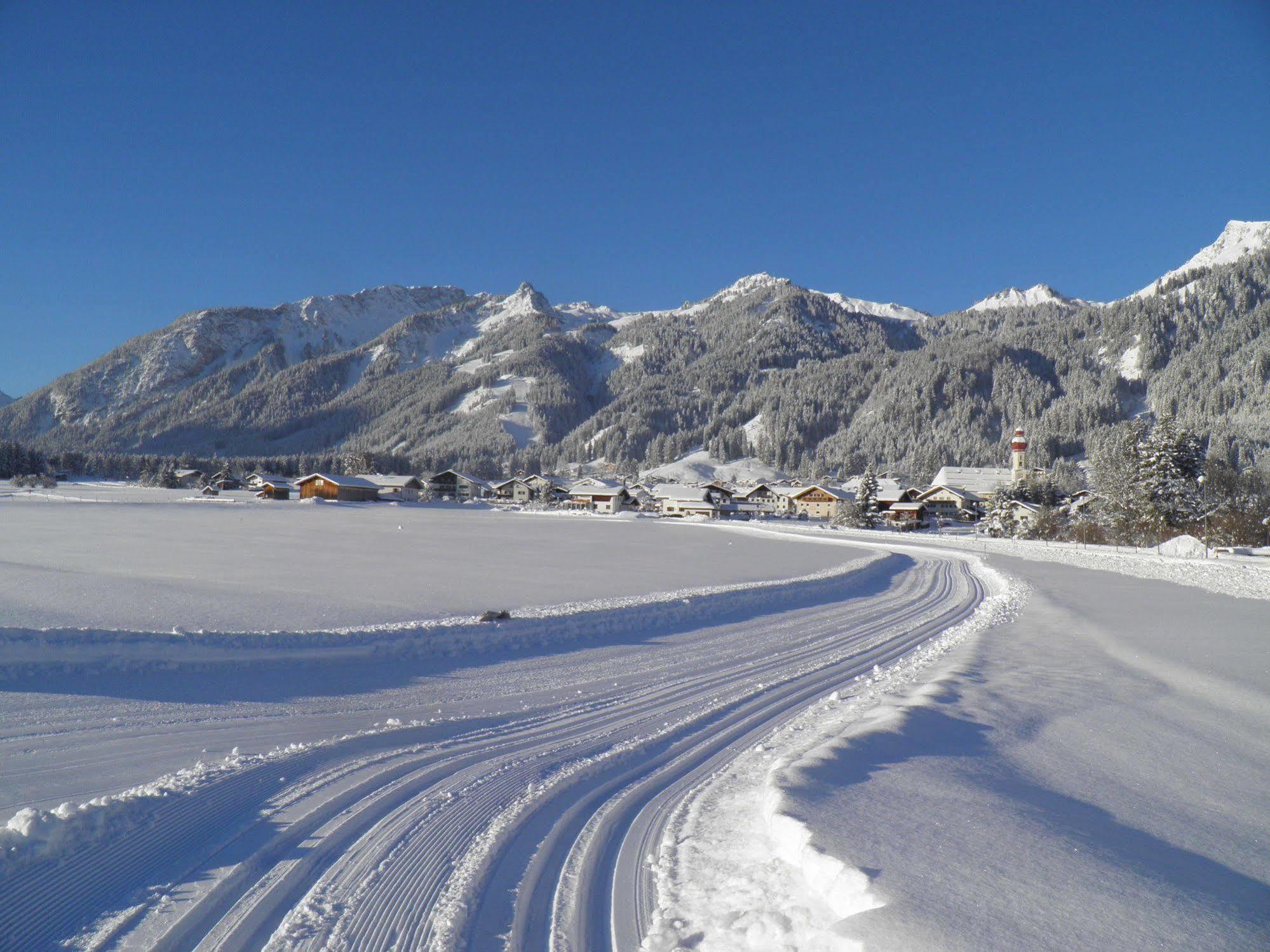 Aparthotel Alpenhof Waengle Reutte Zewnętrze zdjęcie